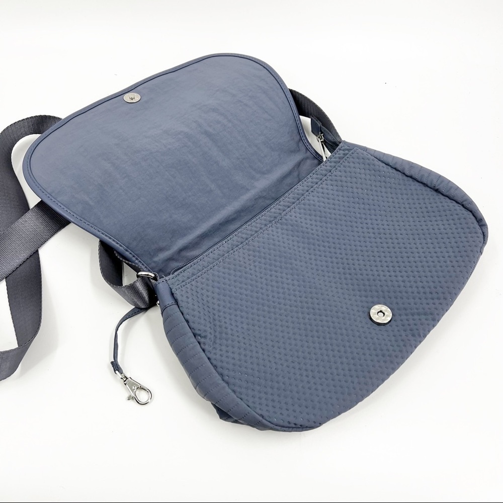 ✅‎ Kipling Blue Ribbed Crossbody. - Picture 2 of 9
